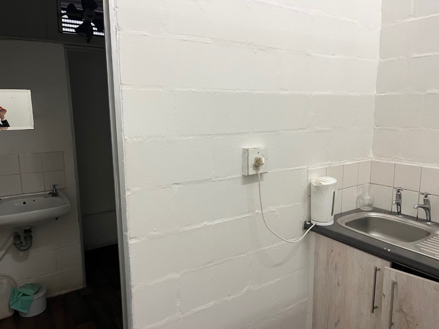 To Let Commercial Property for Rent in Goodwood Central Western Cape